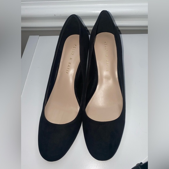 Kelly & Katie Shoes || Wedge Size 9 || Great condition || Black Suede - Picture 6 of 6